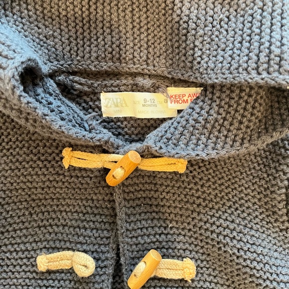 Baby Zara - Fisherman Sweater with Toggles - 9-12 Months - Picture 2 of 2